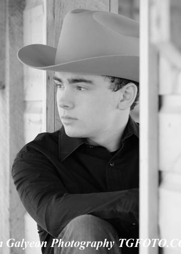 senior,portraits,quick,painless,affordable,simple,cheap,b&w,outdoor,professional,senior portraits,Galyean